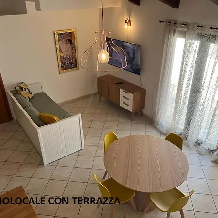 Sofia A 100m Dal Mare Apartment *